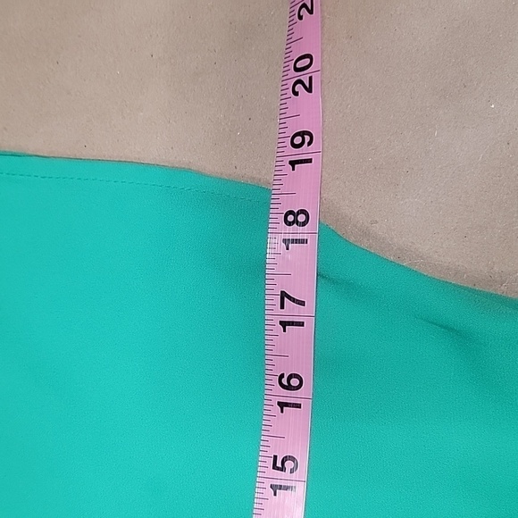 Mine Size S Green Ruched Side Cap Sleeve Blouse, Excellent Used Condition - Picture 7 of 11